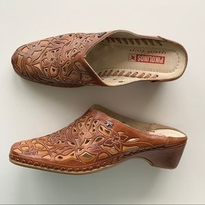 Pikolinos Leather Cut Out Mules Slides